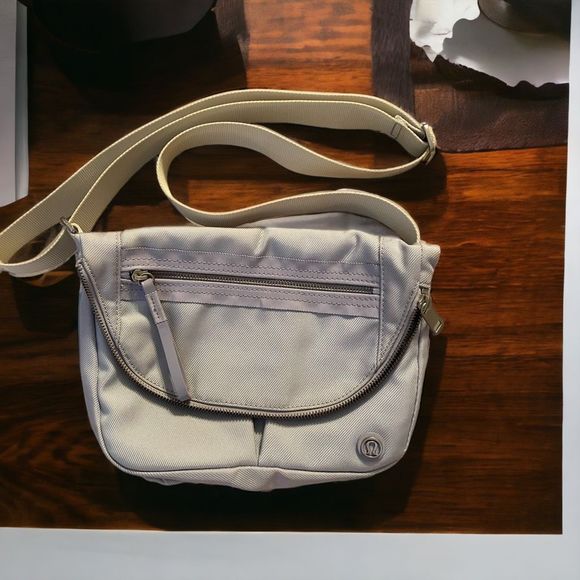 lululemon athletica Bags Lululemon Festival Bag Ii Crossbody Silver